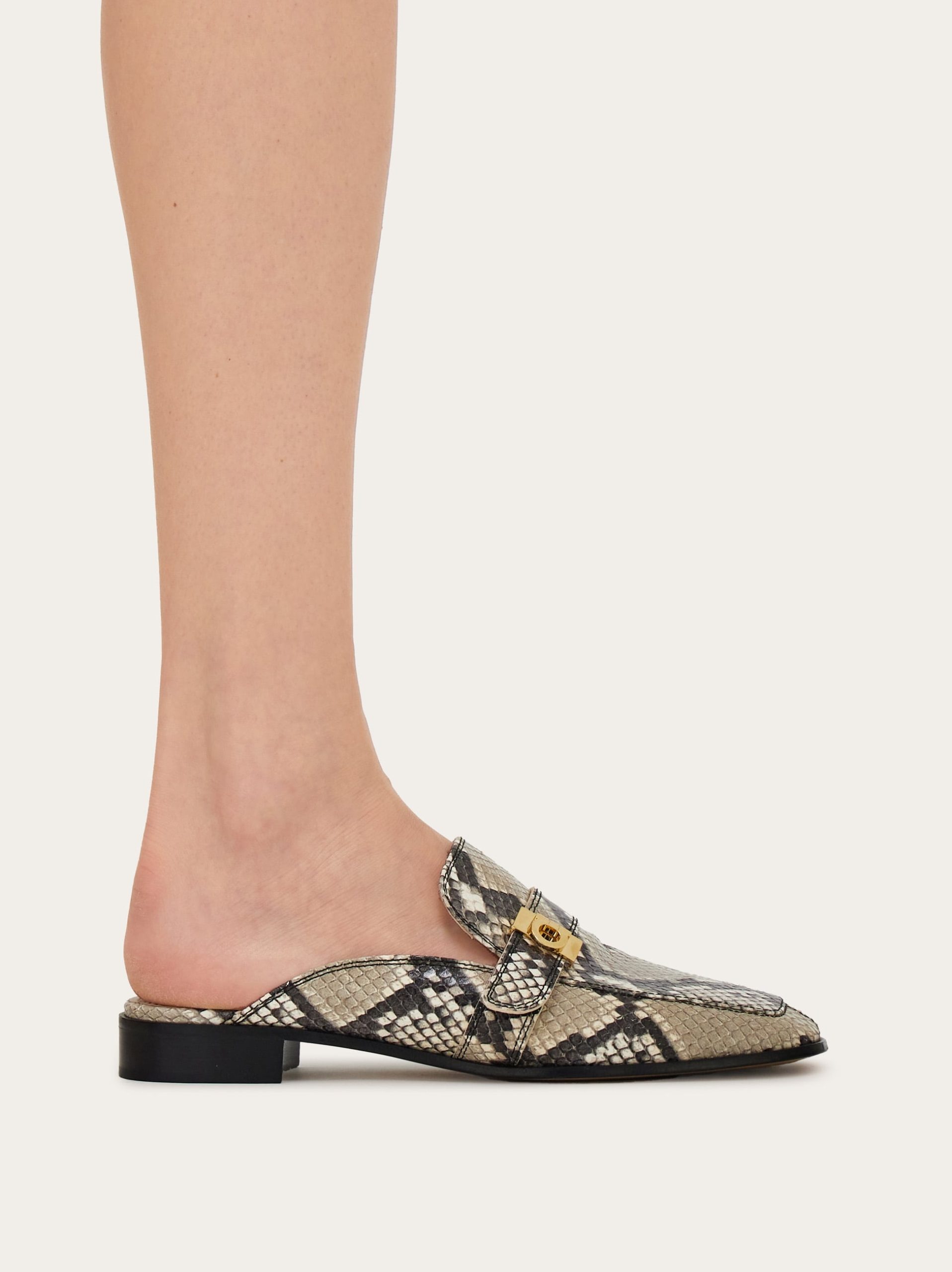 Ferragamo Hug buckle mule - Image 2